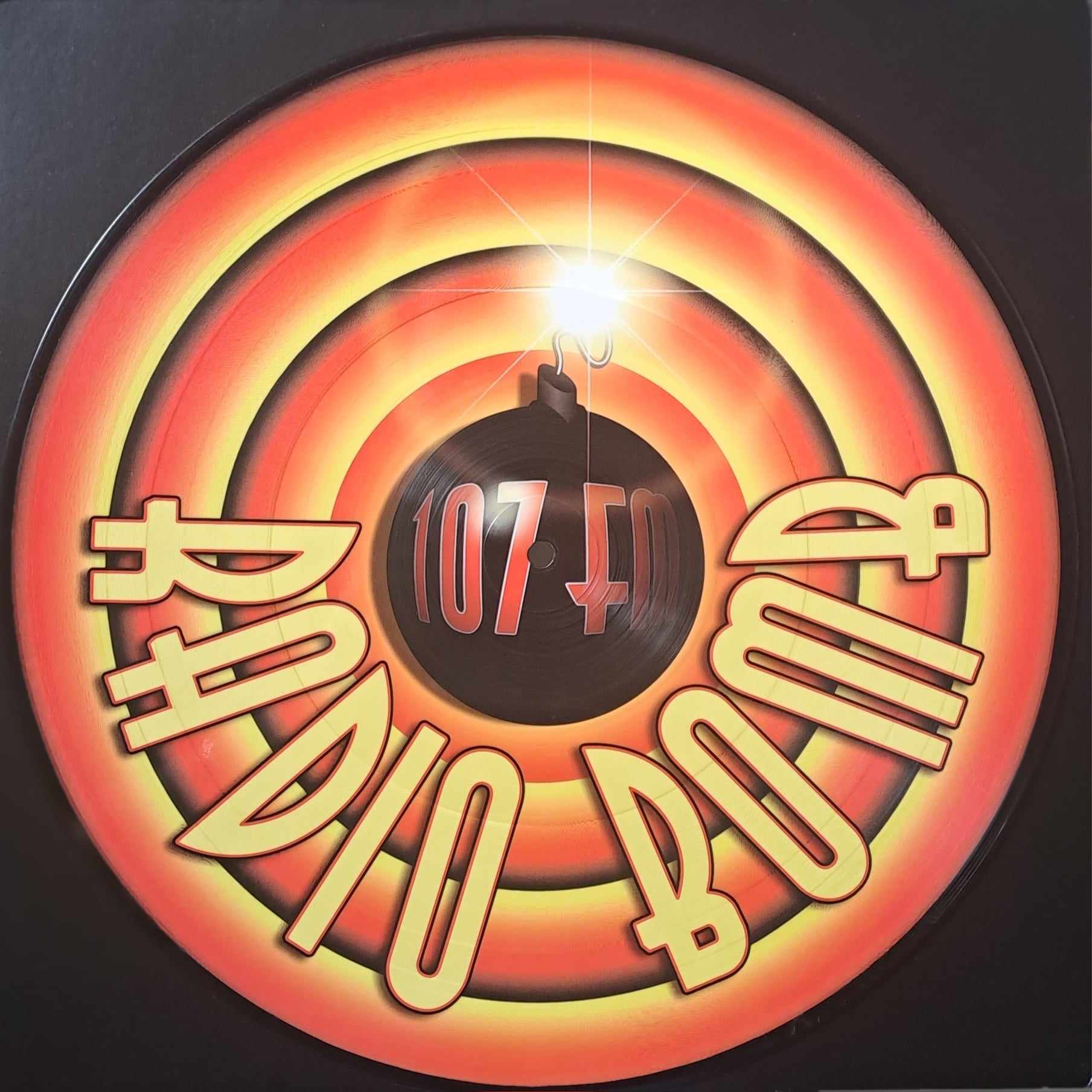 Radio Bomb 01 (Picture) - vinyle breakcore